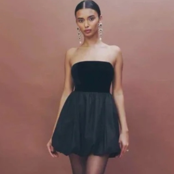 NWT Reformation Anthropologie St. Louis Strapless Velvet Mini Dress Black Bubble - Picture 1 of 6